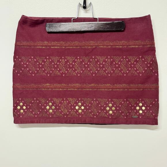 Hollister California Mini Skirt Sz 9 •Burgungy with Gold geometric print - Picture 1 of 8